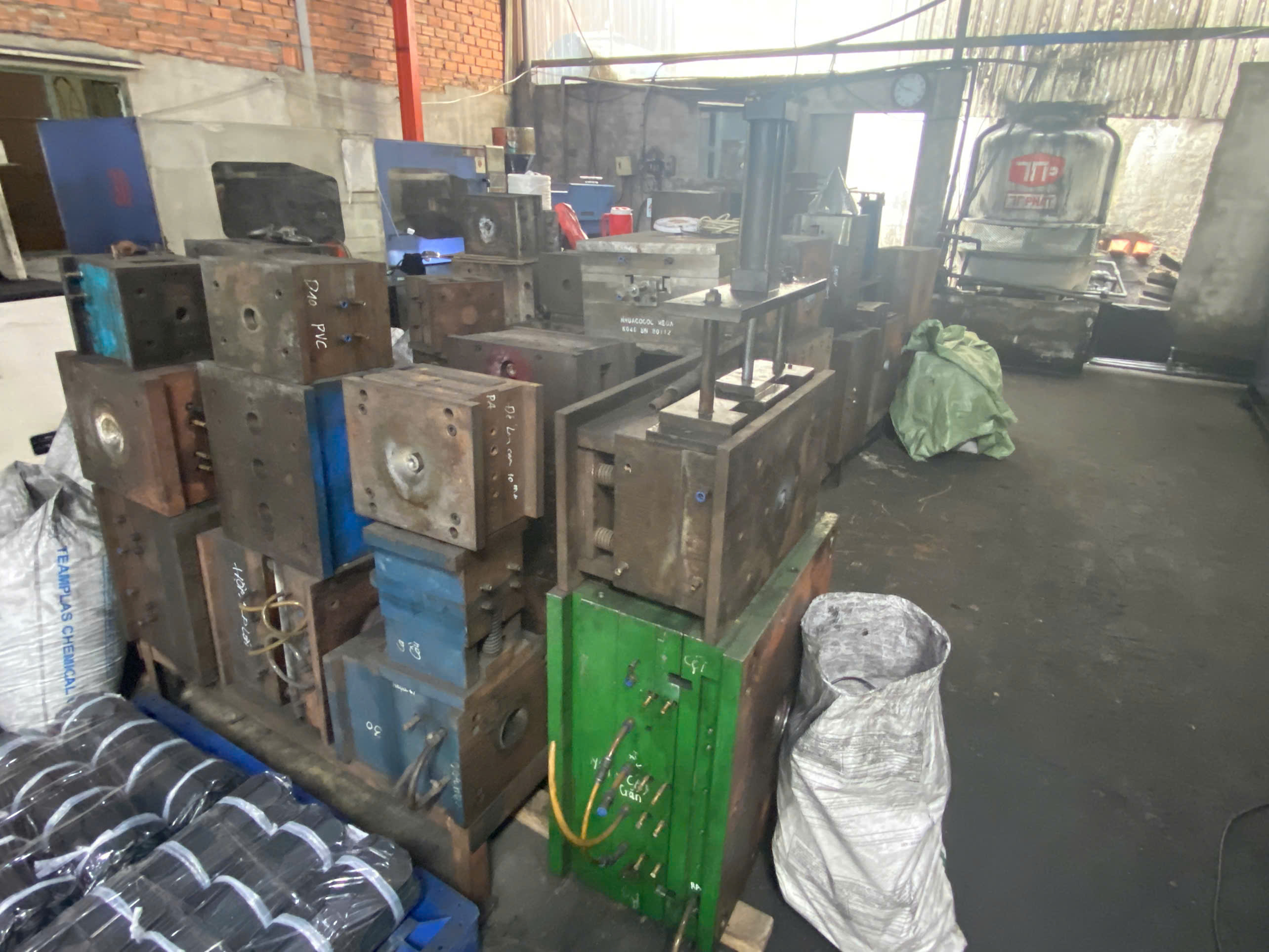 Mold shelf area 3.jpg